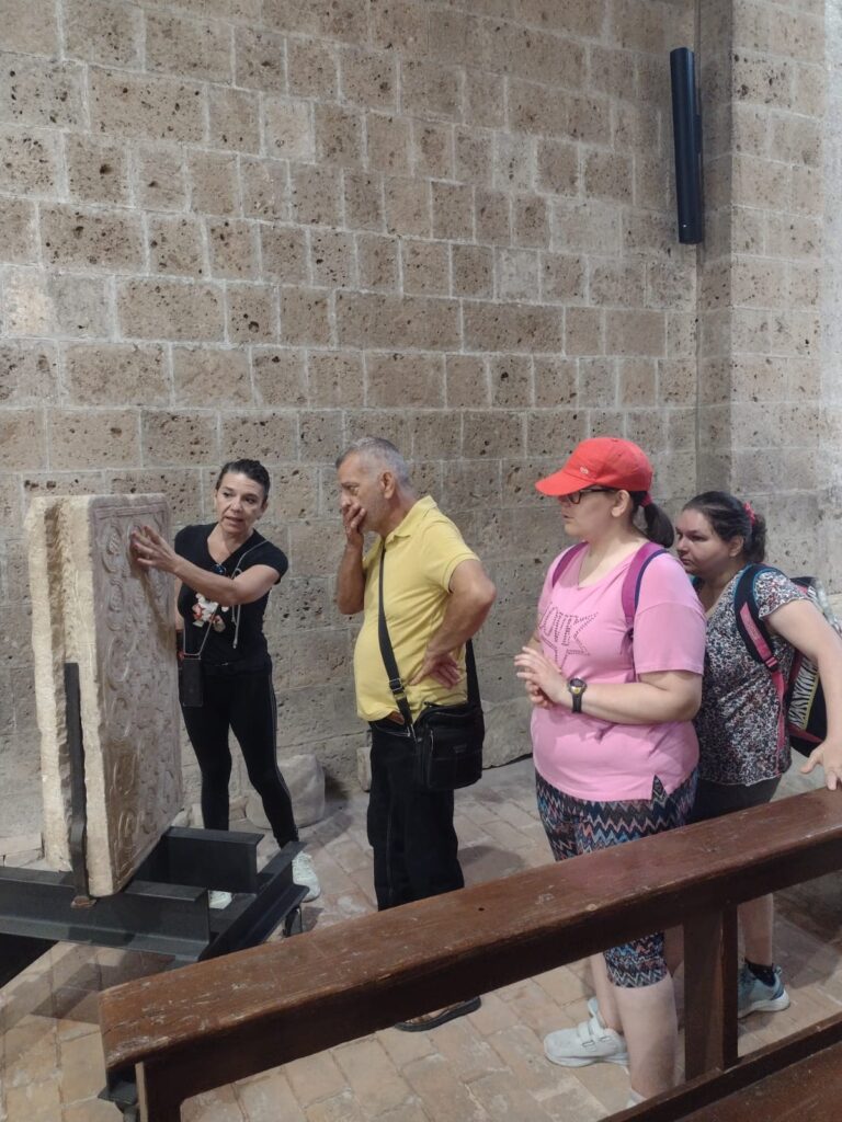 I ragazzi del PAI e del progetto Dopo di noi alla scoperta del borgo di Castel Sant'Elia
