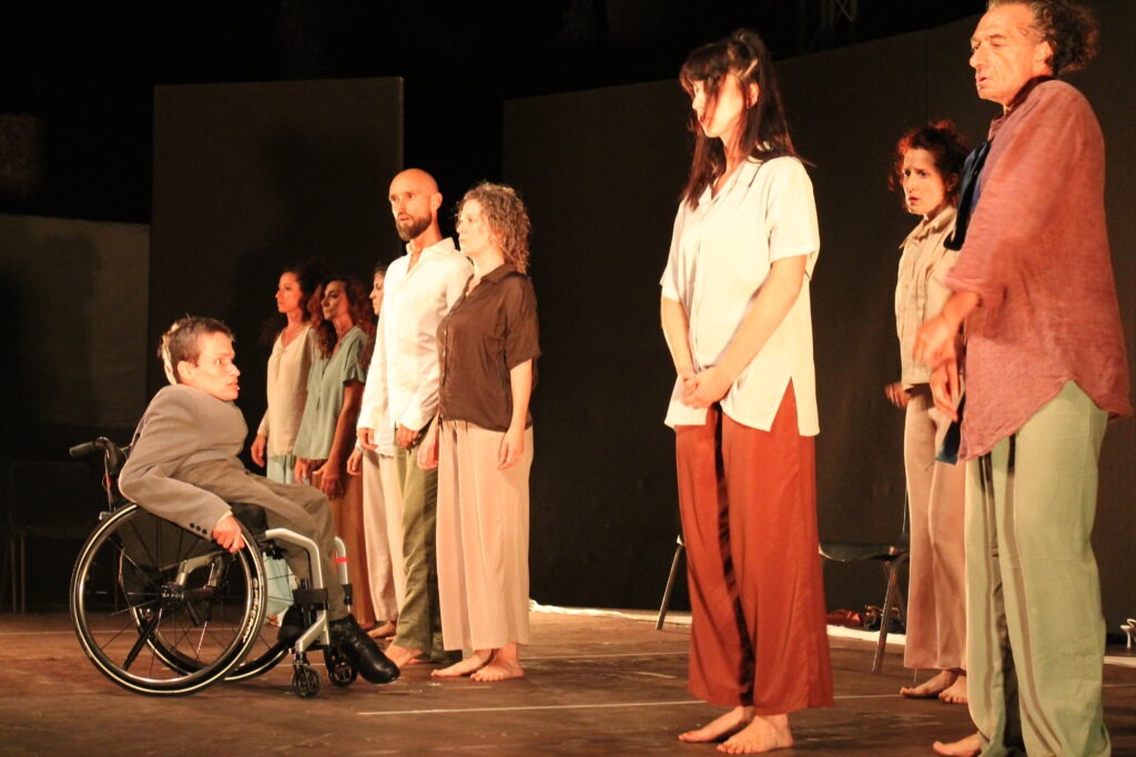 Lo spettacolo Danza pr un pensiero pensante di Dma Teatrodanza